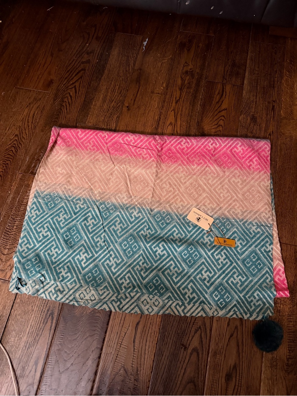 NWT SKY CASHMERE Multicolor Scurve